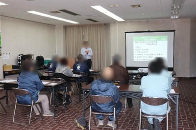 東谷山フルーツパークへの協力のようす